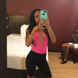 Meet your Posher, Queenameena